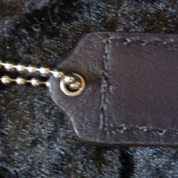 Vintage Coach Black Label Hang Tag Replacement Impressed Leather Keychain Tag - Picture 3 of 3